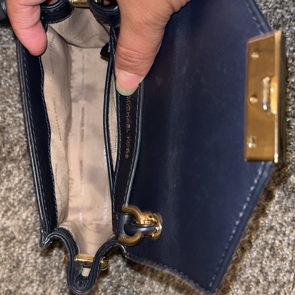 Authentic Michael Kors mini crossbody purse - Picture 6 of 11